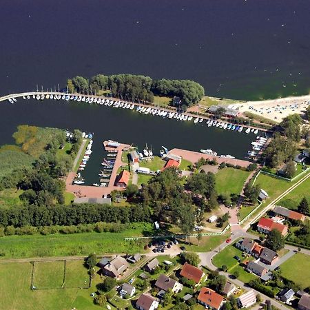 Ostseeferienhaus Oberes Apartment Monkebude ภายนอก รูปภาพ
